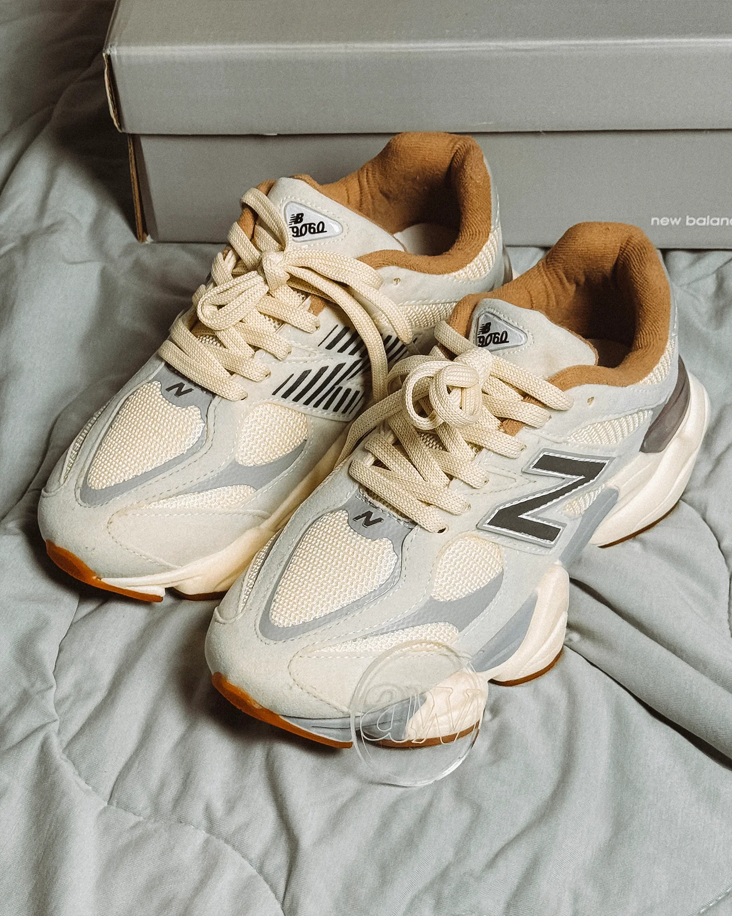 New Balance 9060 Off White/Cinza