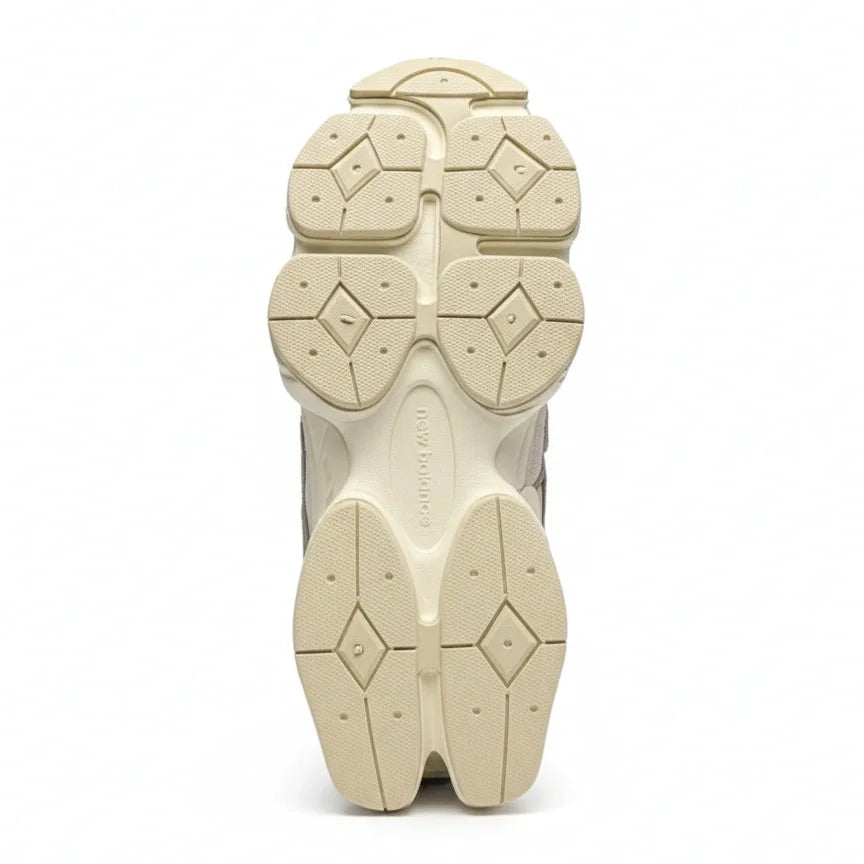 Tênis New Balance 9060 Off/Café